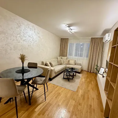 Xenia Corner Apartman *