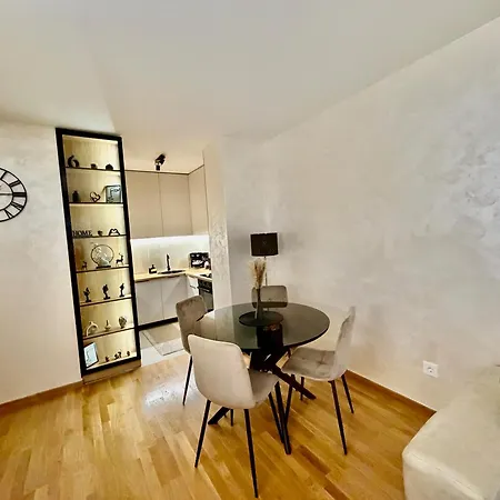 Xenia Corner Apartament *