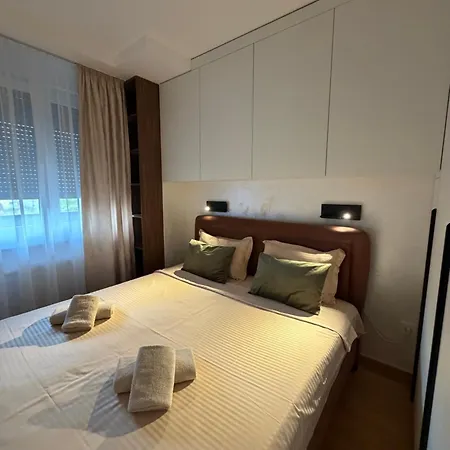 Apartament Xenia Corner *