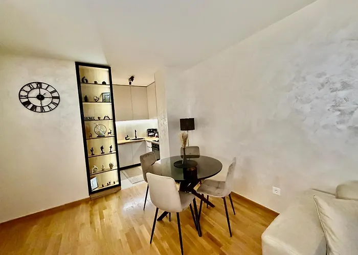 Xenia Corner Apartman *